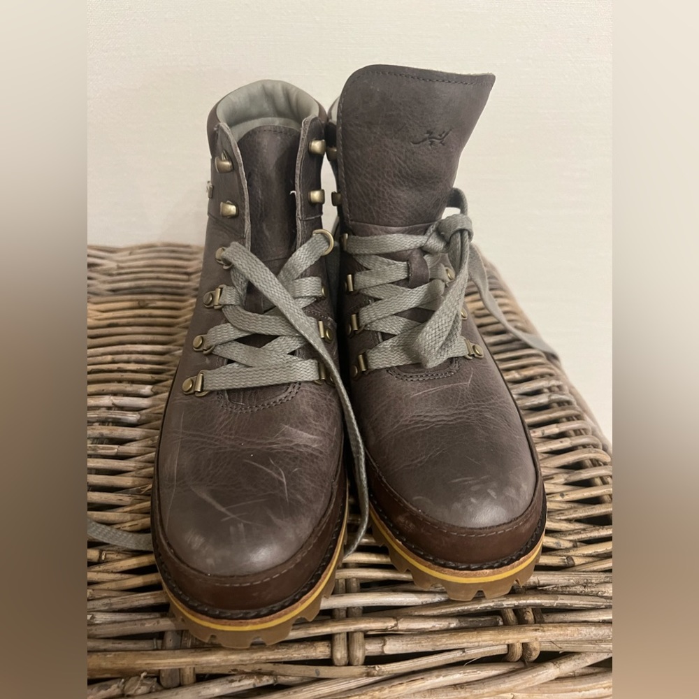 Chaco Fields Sz 10 Women's Waterproof Leather Ankle Boots Gray Retail $159 Chaco